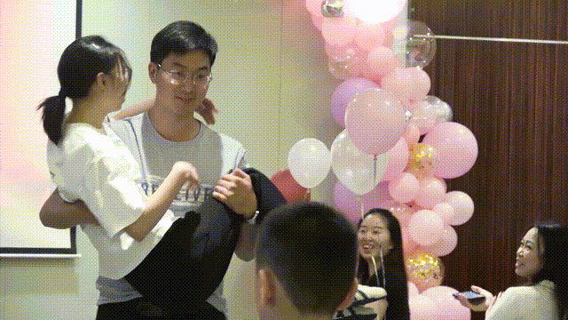 With me for ten years and you in the future, Jiangsu Beiren bachelor parties are lively and party! With me for ten years and you in the future, Jiangsu Beiren bachelor parties are lively and party!