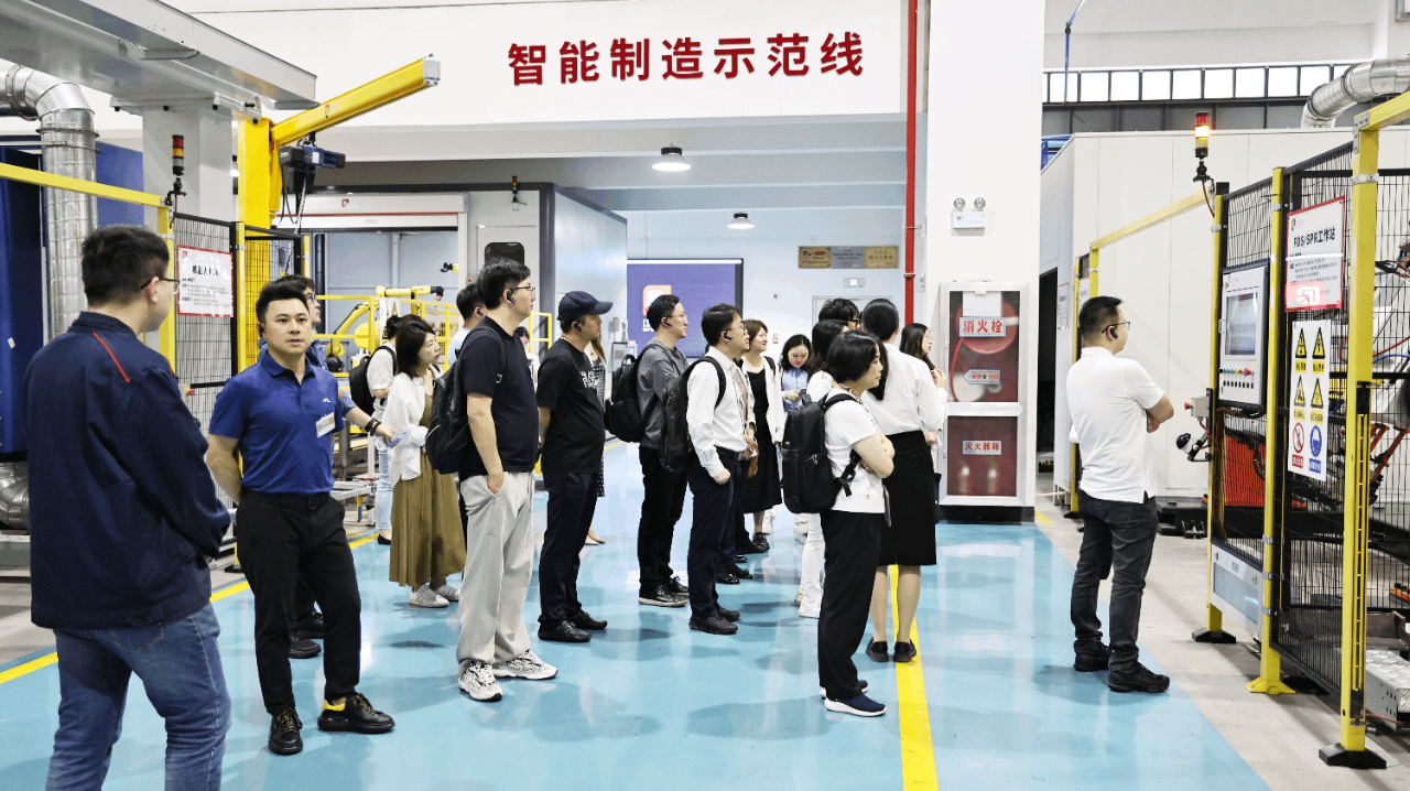 中歐國際工商學院EMBA2022級國內(nèi)實境課程走進江蘇北人